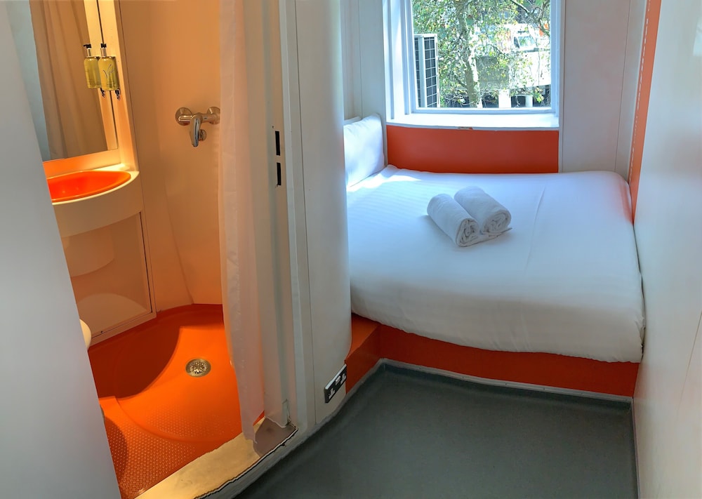 ECONOMY, DOUBLE BED, CITY VIEW