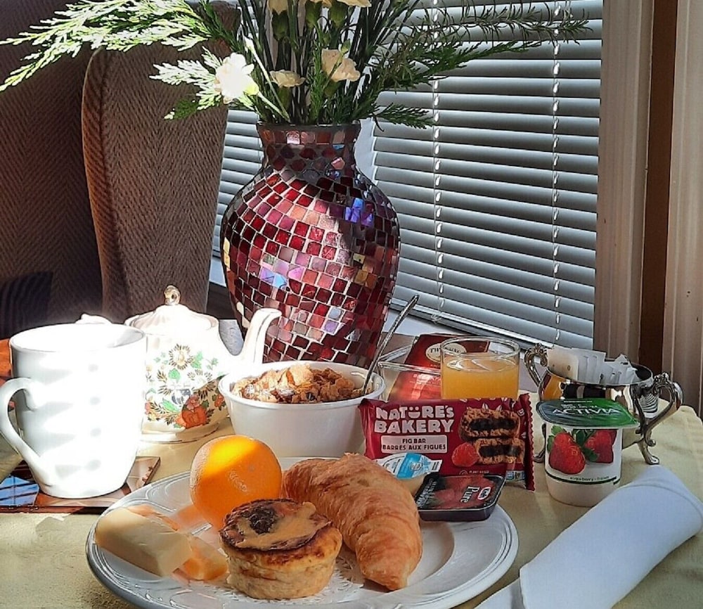 Beacon Inn at Sidney B&B 54/66