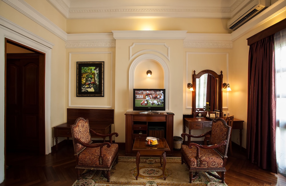 Majestic Hotel 27/34