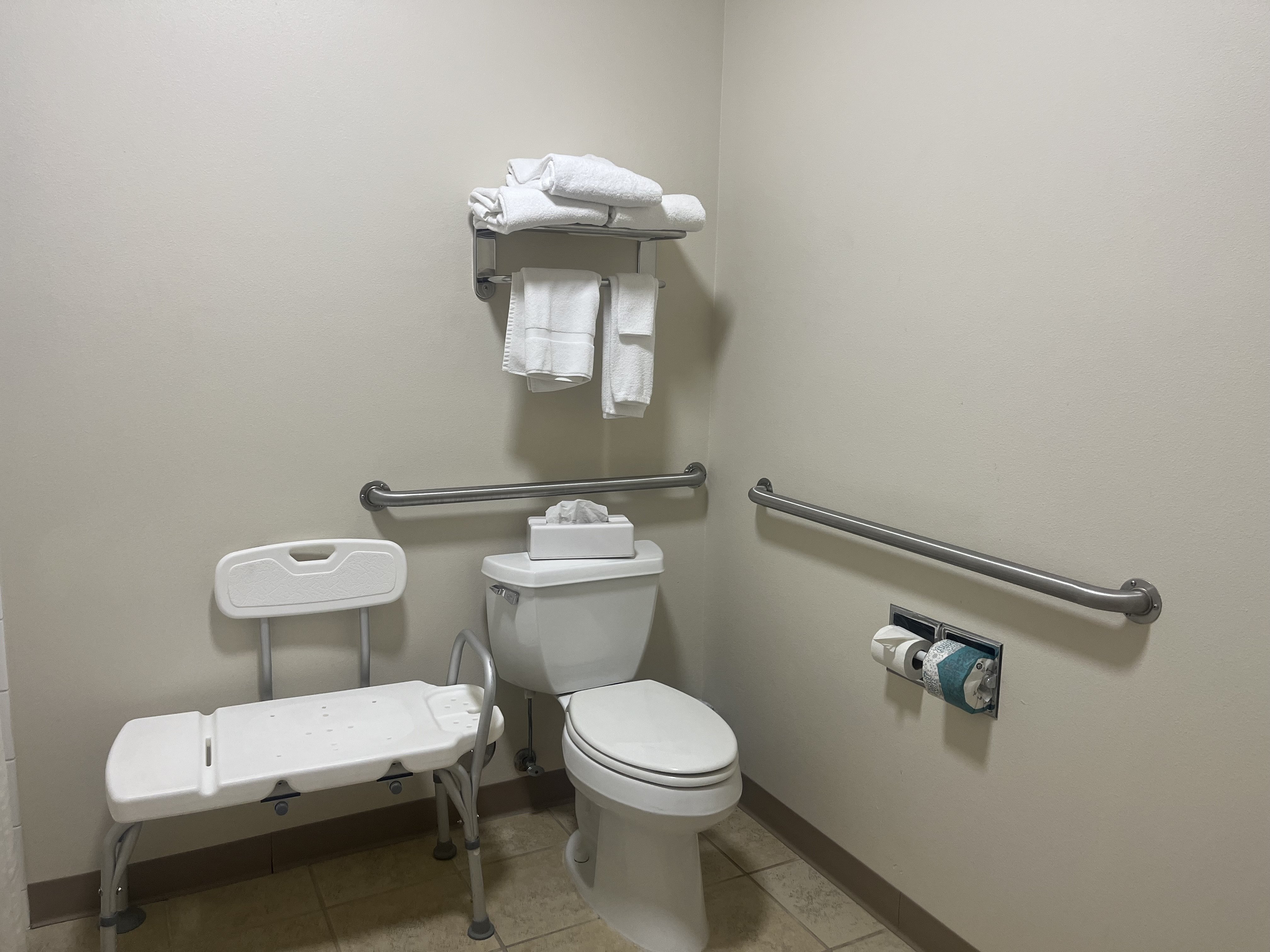Holiday Inn Express Hotel and Suites Sioux Falls At Empire Mall 73/75