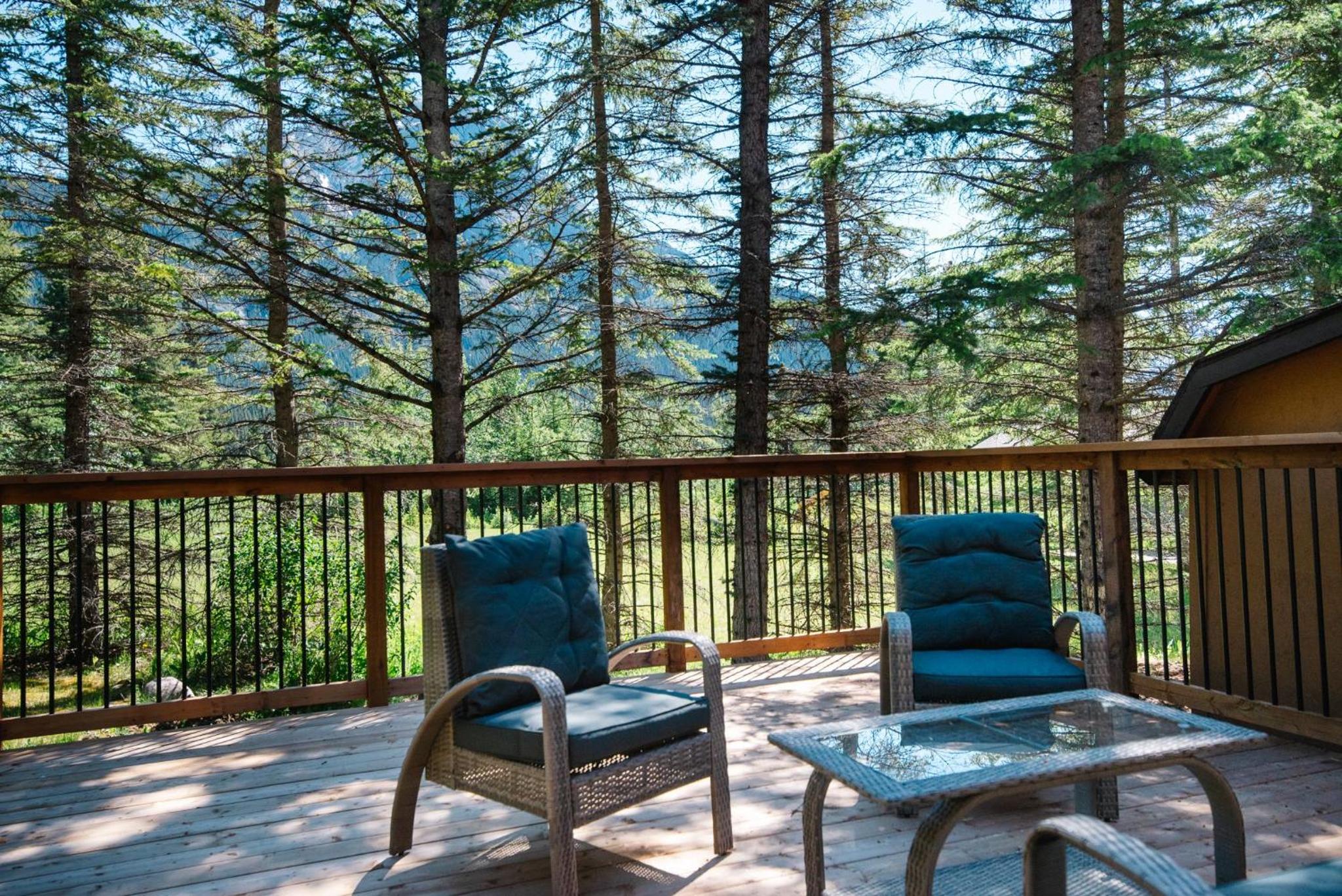 Overlander Mountain Lodge 11/22