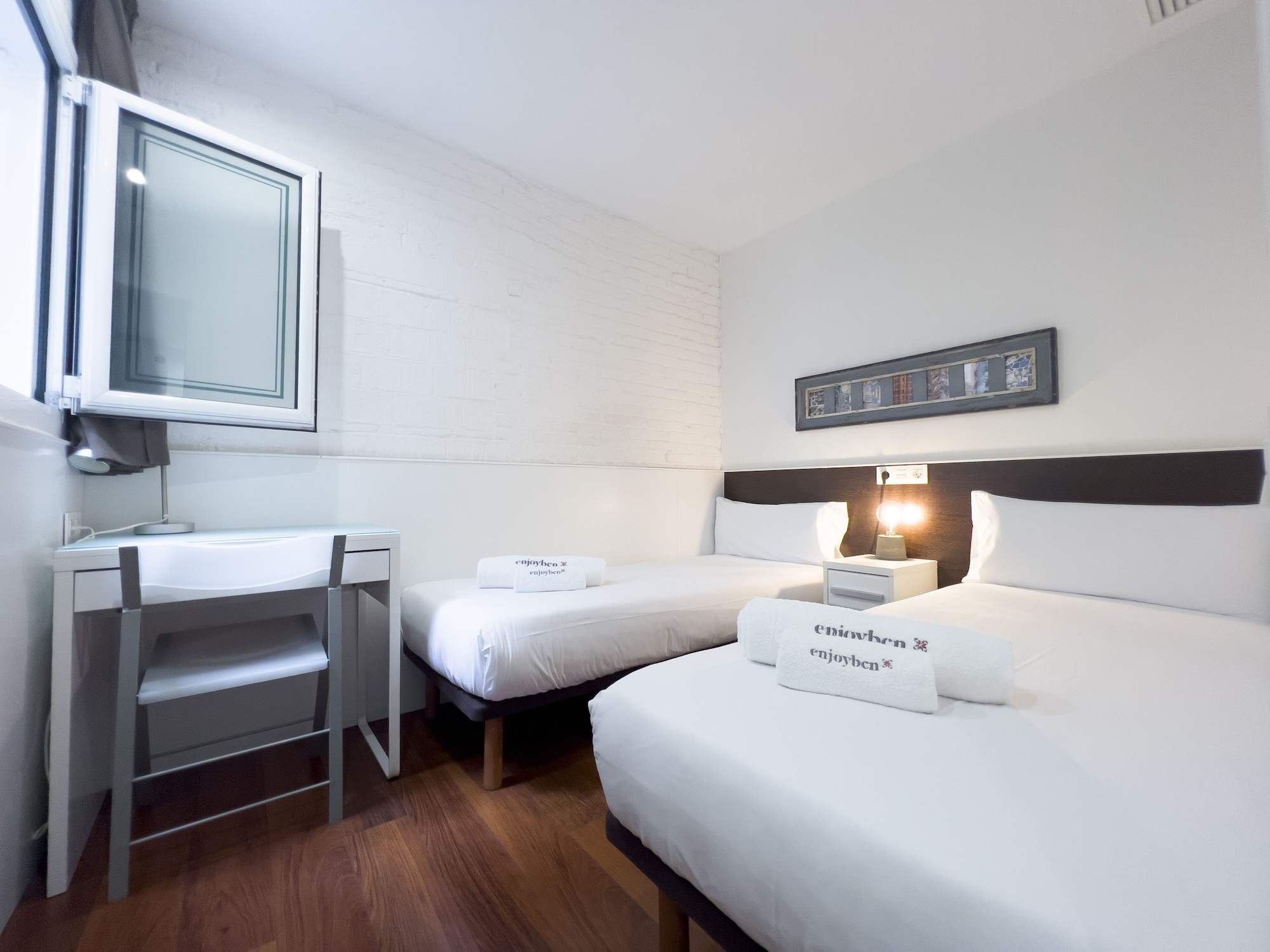 2 BEDROOMS, SUPERIOR, APARTMENT, CITY VIEW, POOL ACCESS