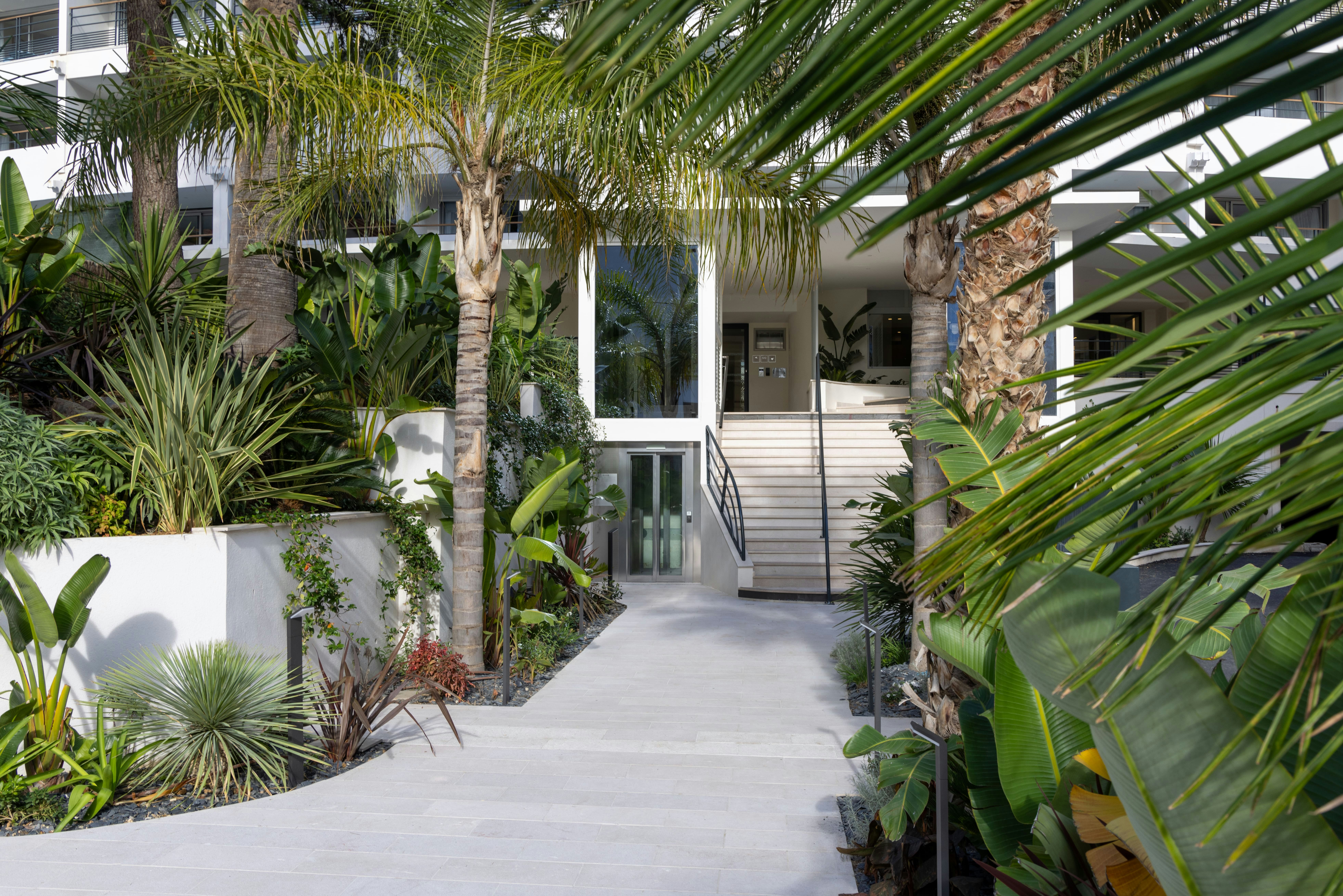 Staybridge Suites Cannes Centre 49/50