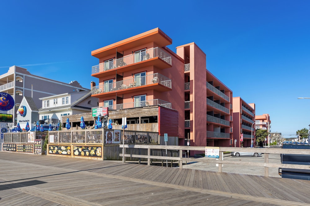 Americana Motor Inn Oceanfront 21/30