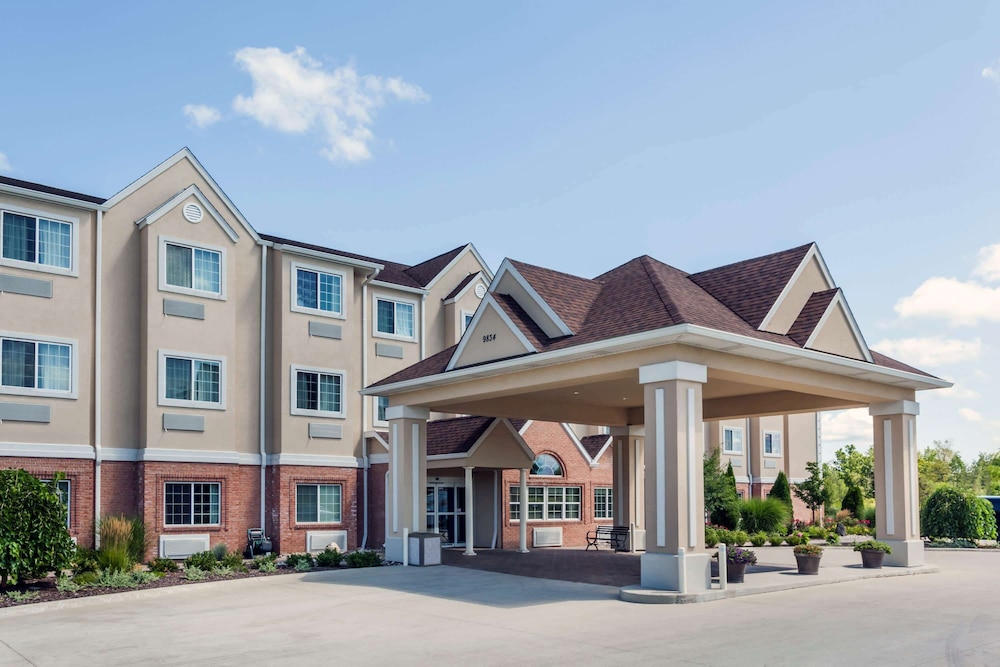 Microtel Inn & Suites By Wyndham Michigan City 1/34