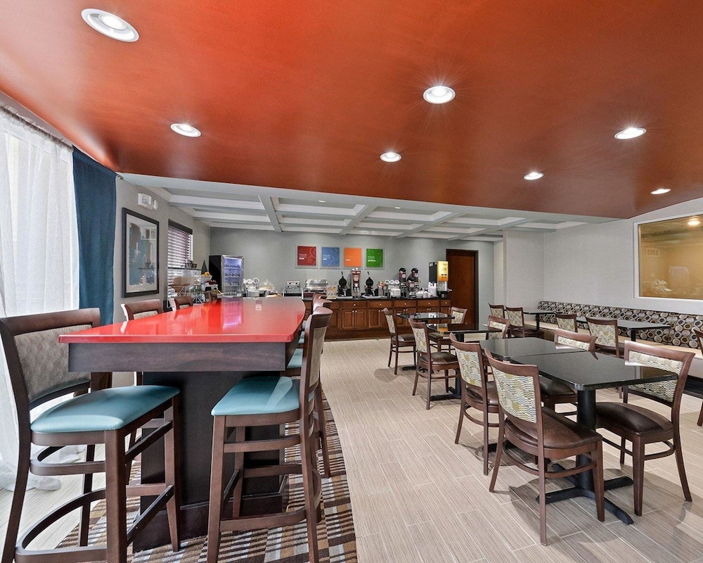 Comfort Inn & Suites Springfield I-55 28/37