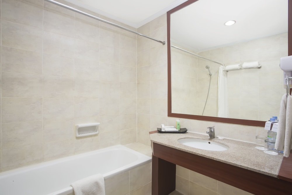 SWISS-BELHOTEL MANOKWARI 23/80