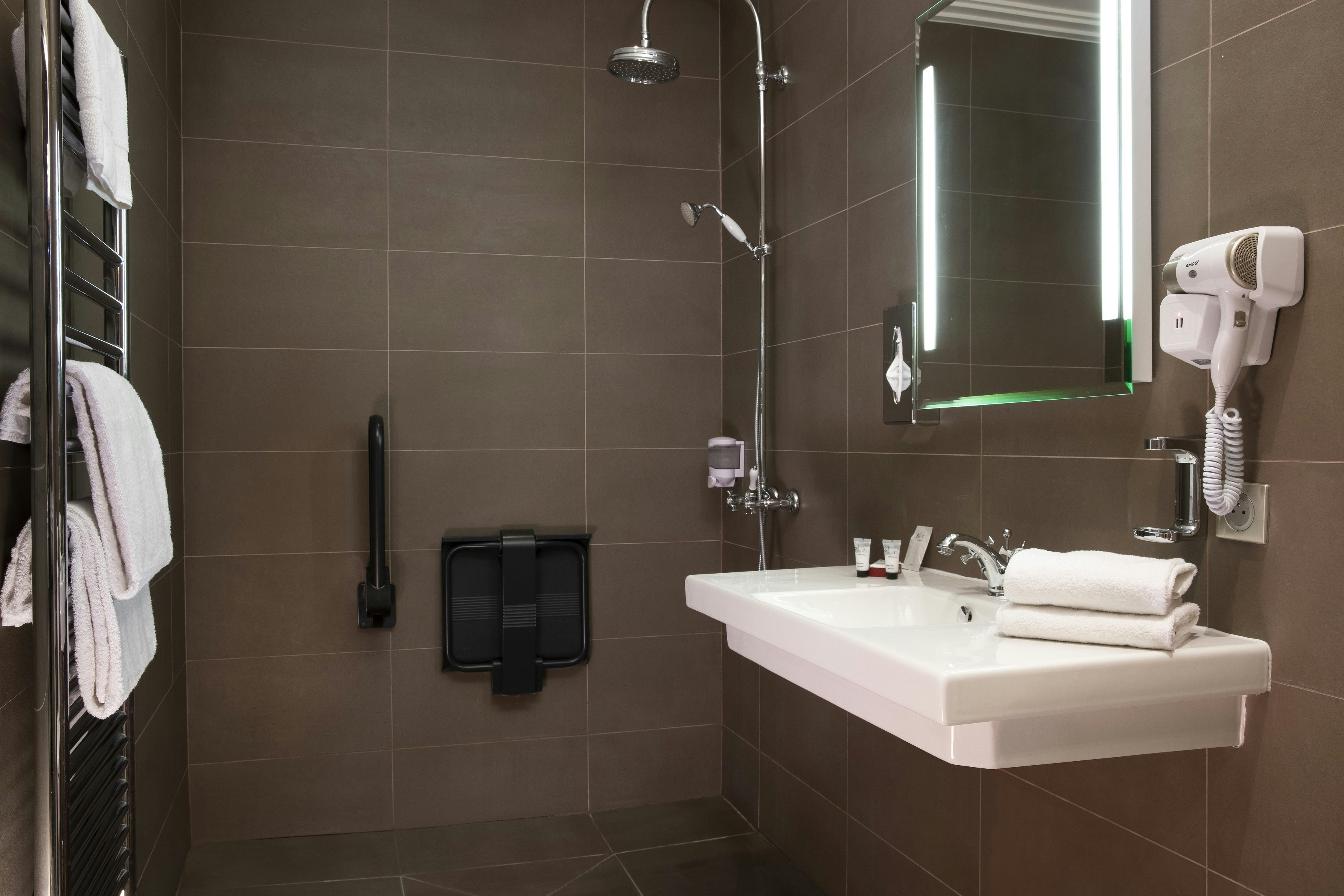 Elysees Hotel 33/40