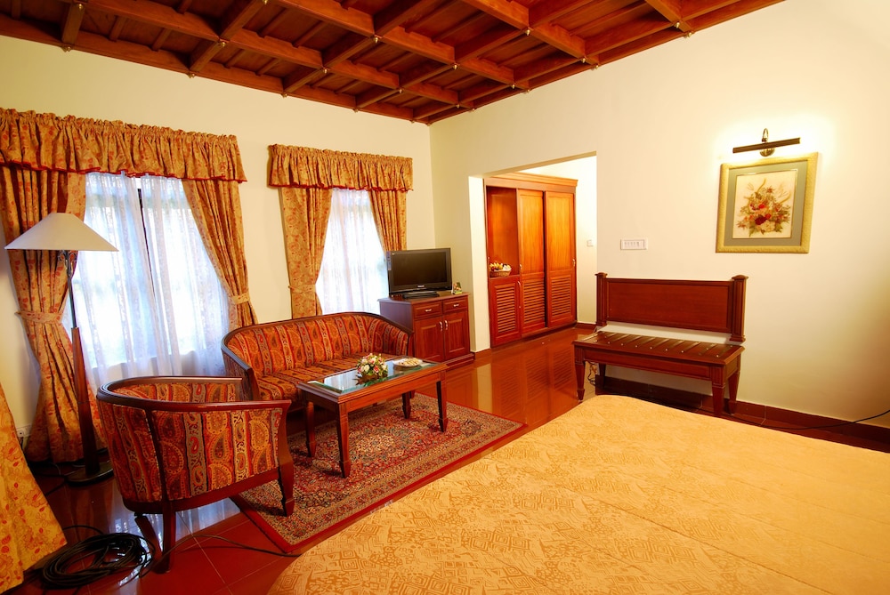 Sterling Lake Palace Alleppey. 45/58
