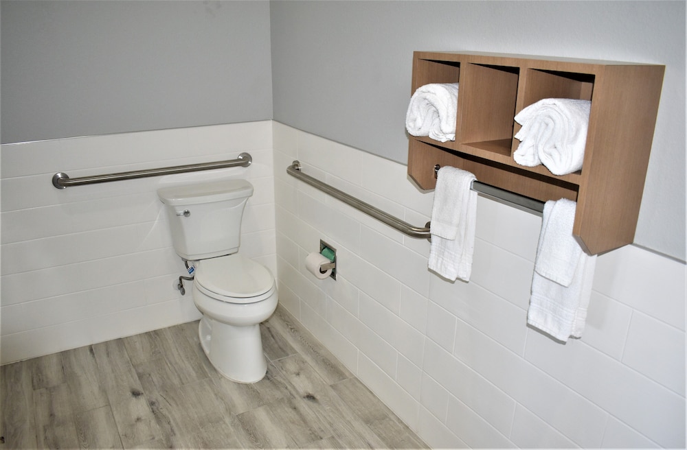 Days Inn & Suites By Wyndham Downtown/University Of Houston 58/60