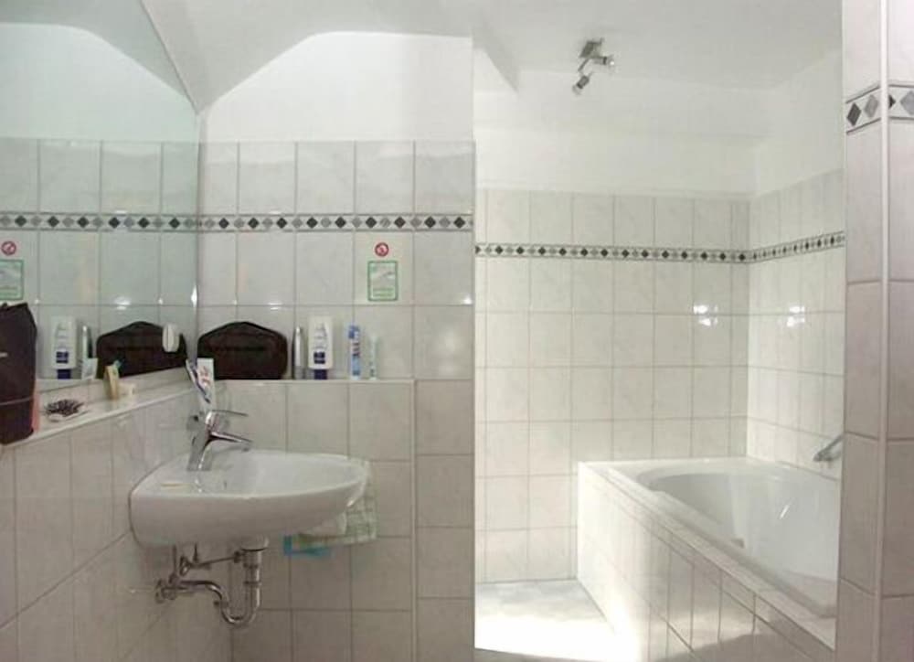 Hotel Weinhaus Grebel 47/49