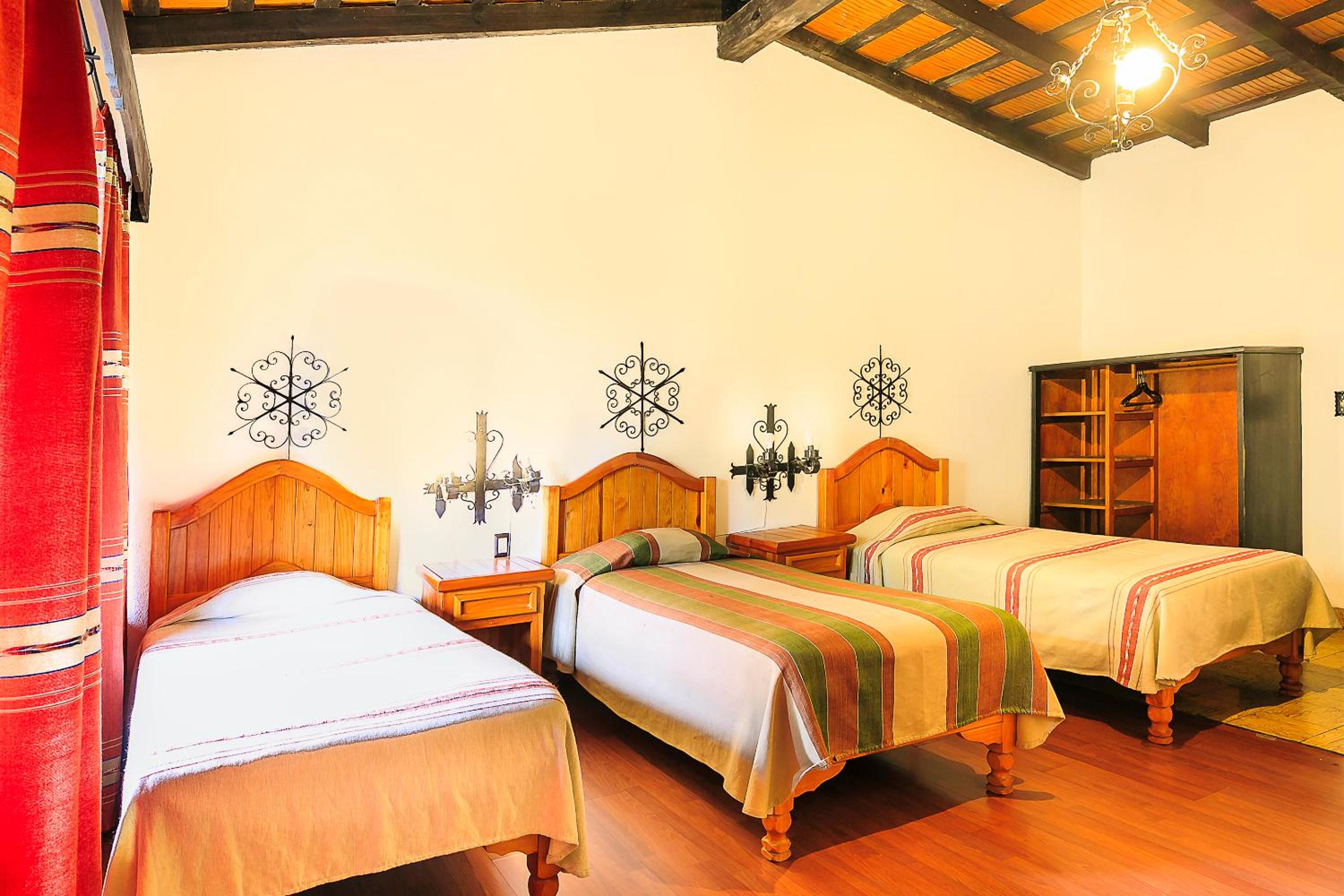 غرفة أساسية ثلاثية، Hotel Pie de la Sierra 8/10