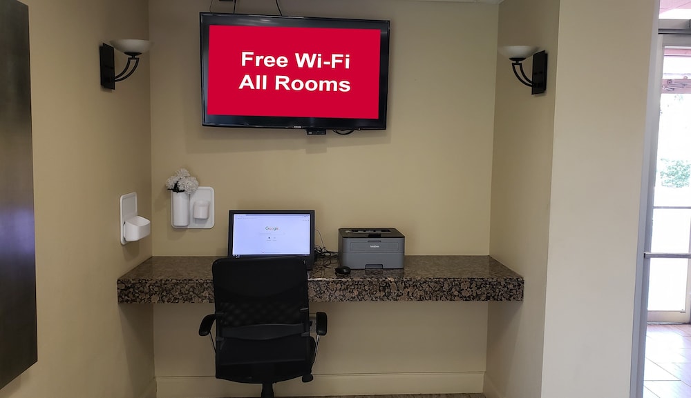 Red Roof Inn Port Allen 12/19