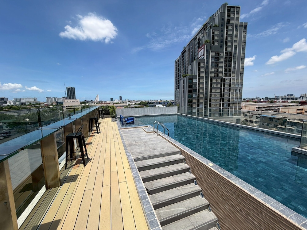 De Botan Bangna Hotel 25/33