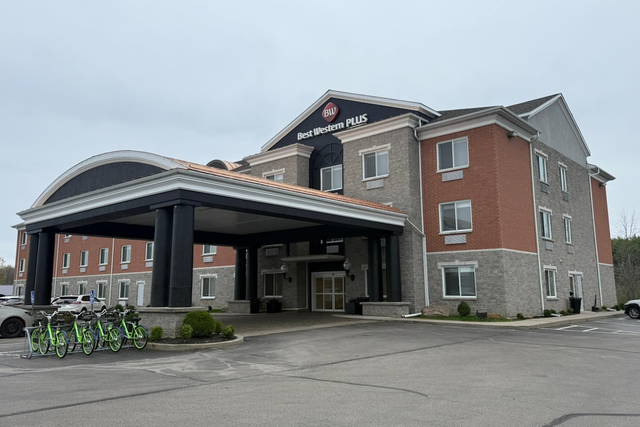 Best Western Plus 1000 Islands Hotel & Suites 24/24