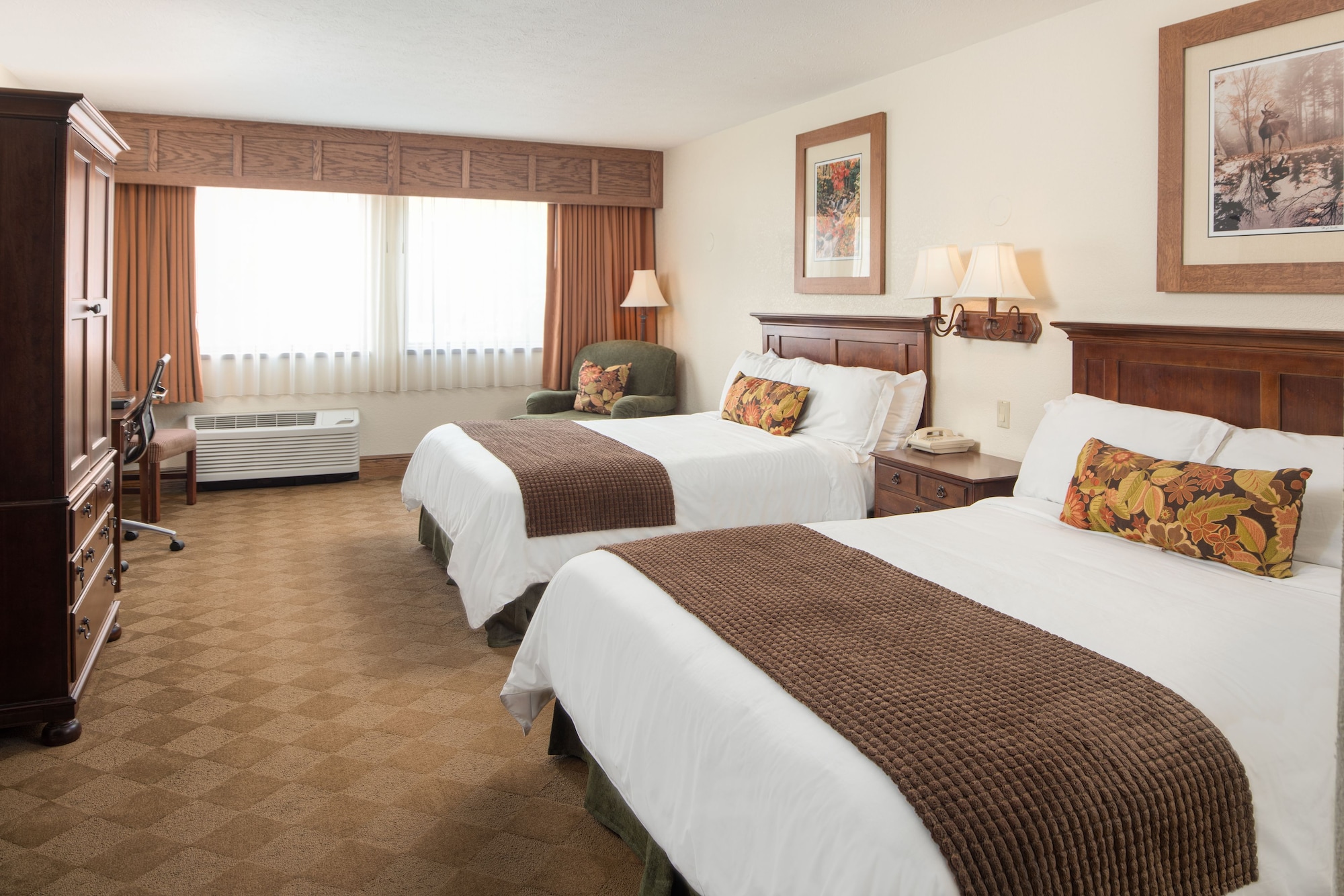 Room, 2 Queen Beds, Hill Side