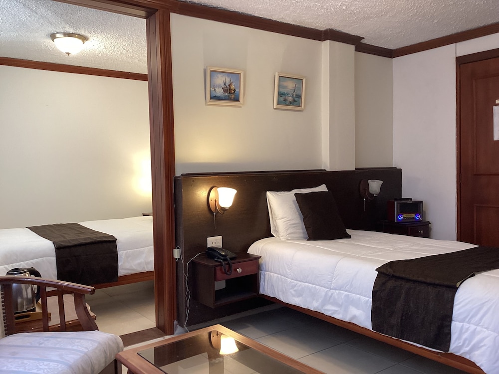 Hostal Mitad Del Mundo 23/69