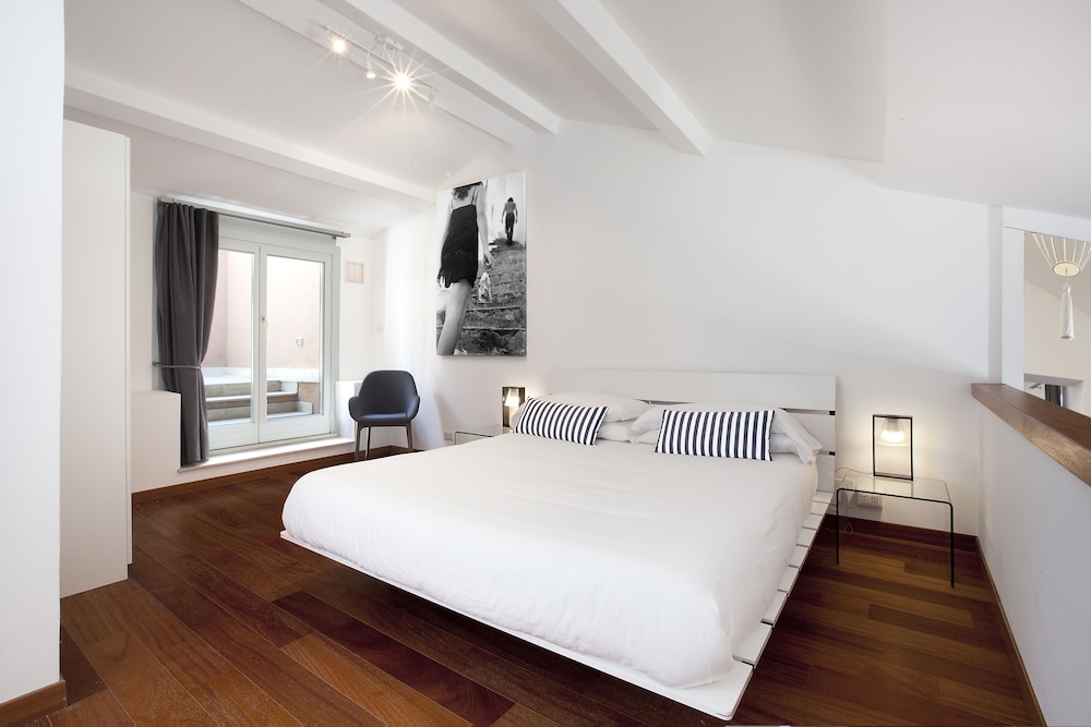 Oriana Homel Rome 10/50