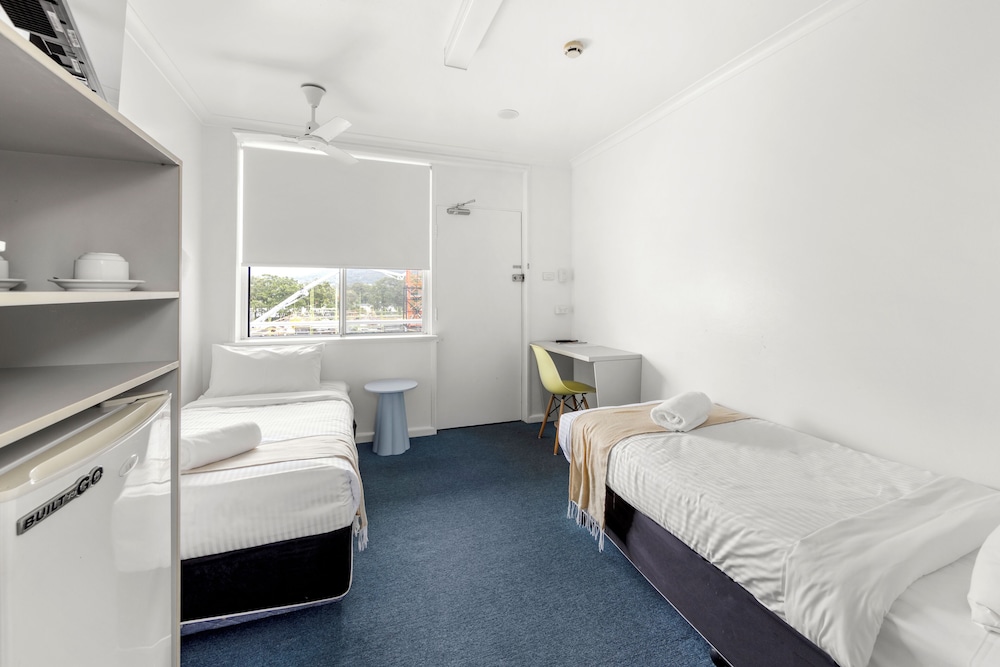 STANDARD, TWIN BEDS