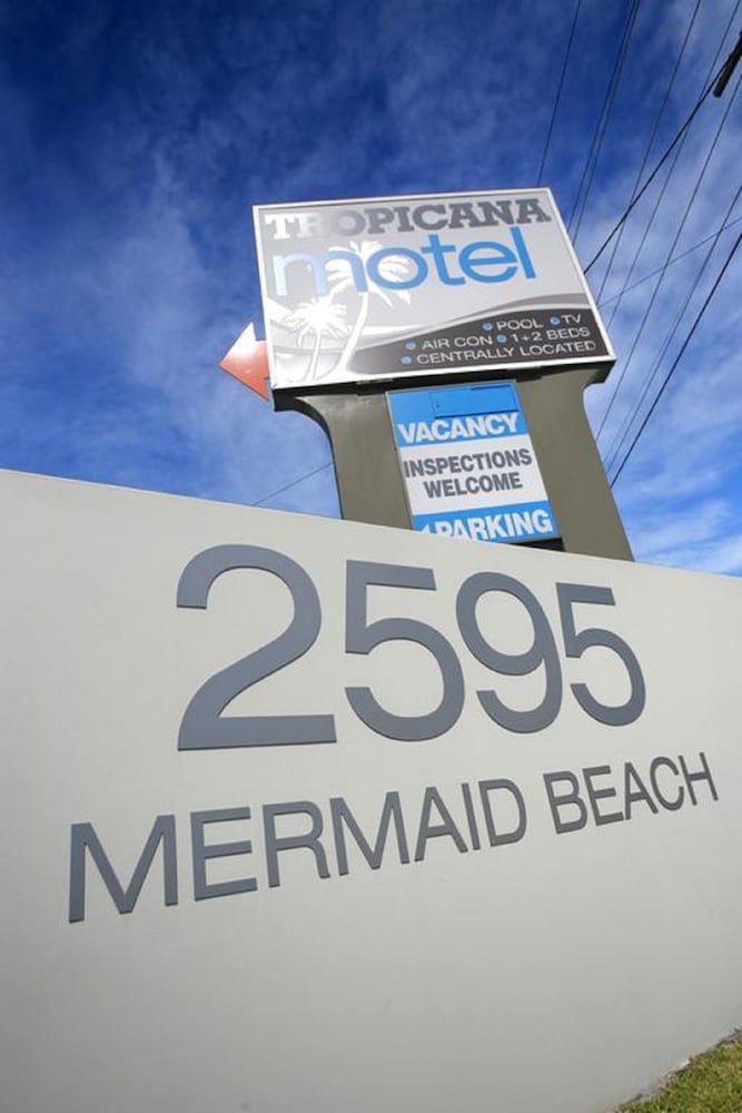 Tropicana Motel 2/50