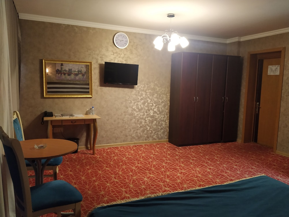 Gallery 17/23