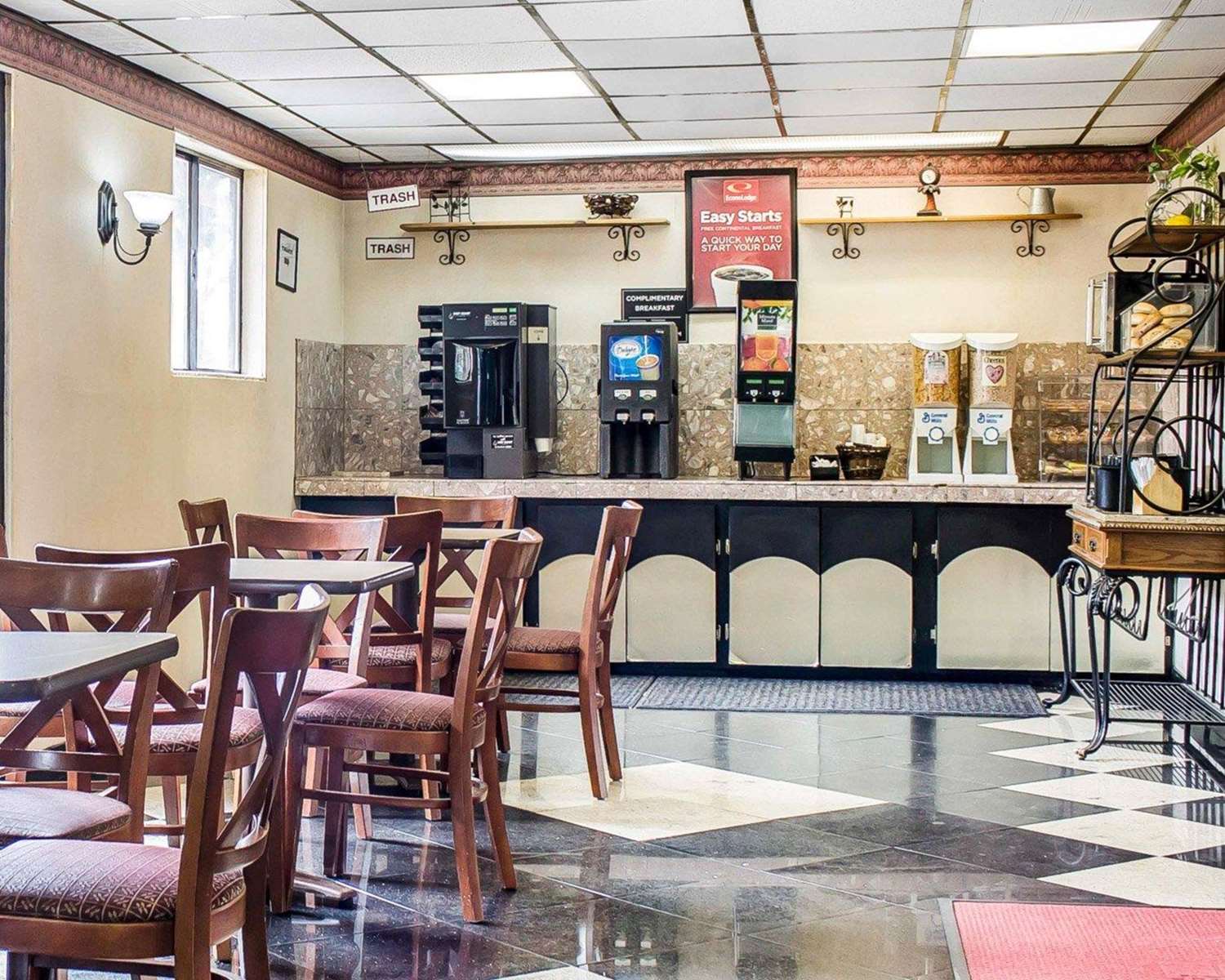 Econo Lodge Scranton near Montage Mountain 19/25
