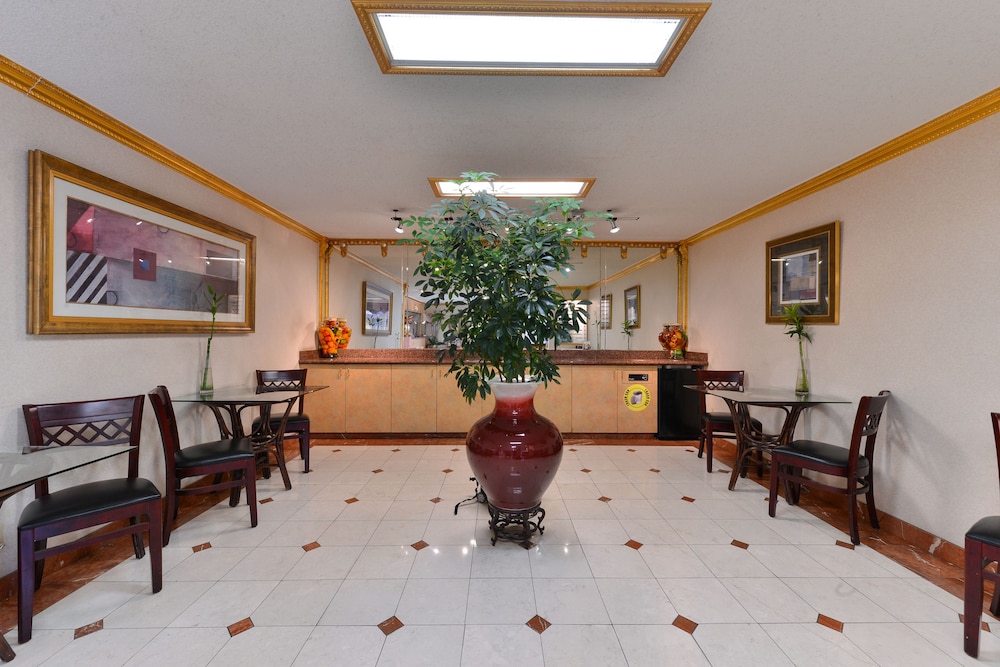 Americas Best Value Inn & Suites Fontana 21/22