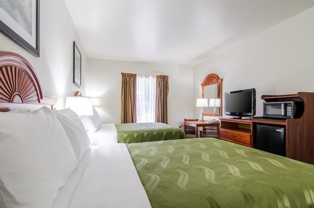 Quality Inn Junction City near Fort Riley 21/41