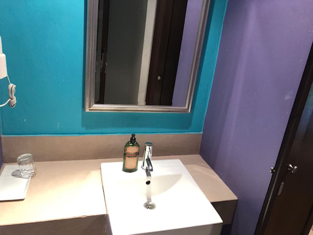 Sawasdee Hotel At Sukhumvit Soi 8 48/48