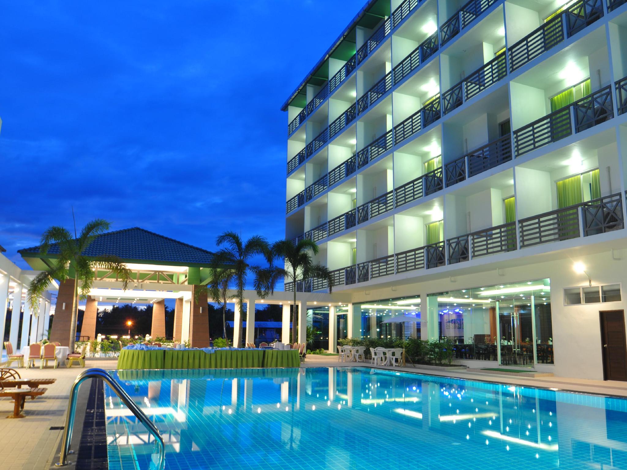 The Flora May Resort 7/31