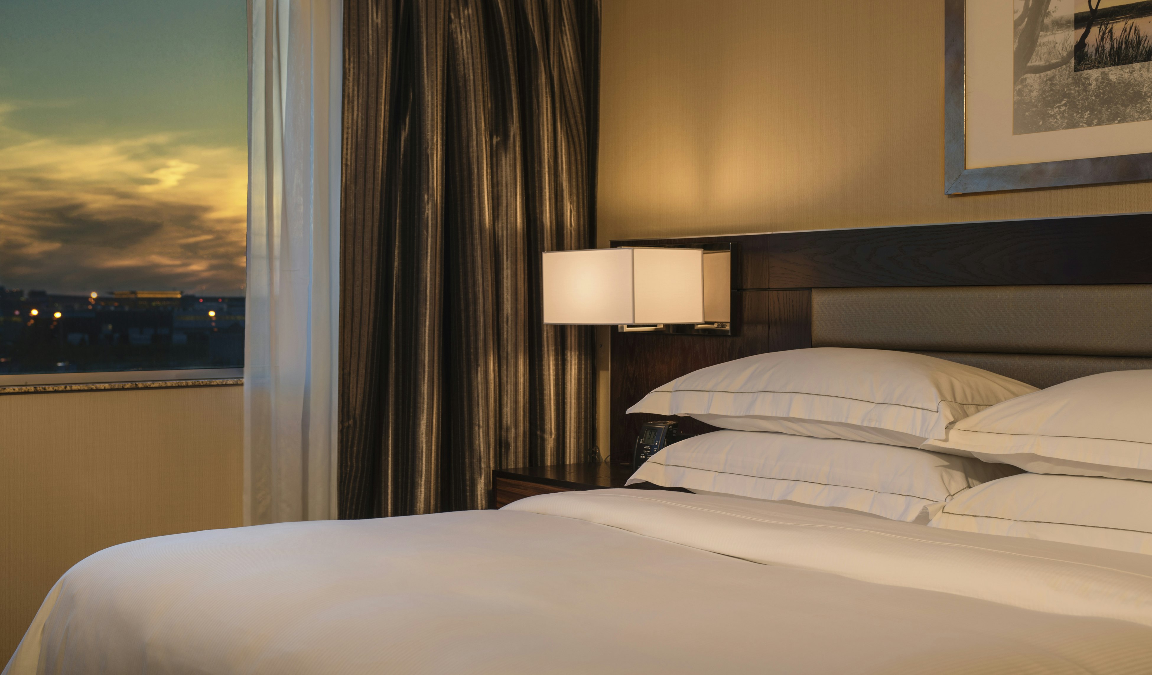 1 Bedroom, Suite, King Bed, Balcony