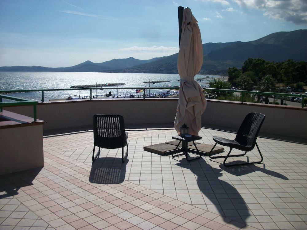 Hotel Tirreno 43/52