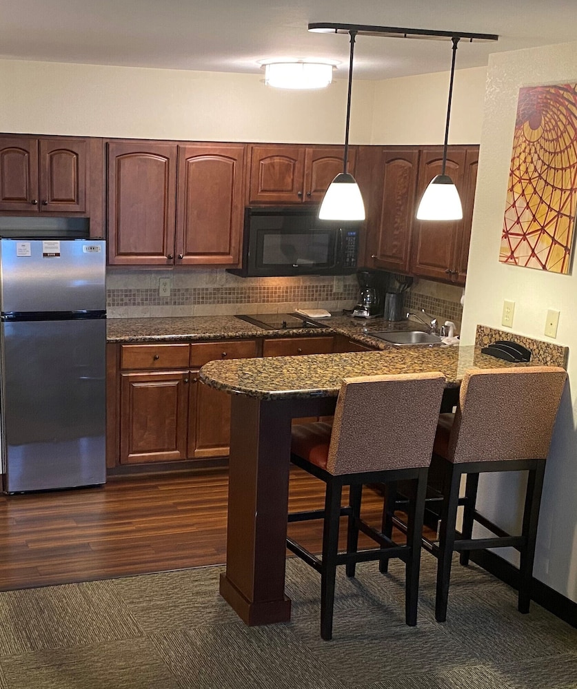 Staybridge Suites Great Falls 66/81