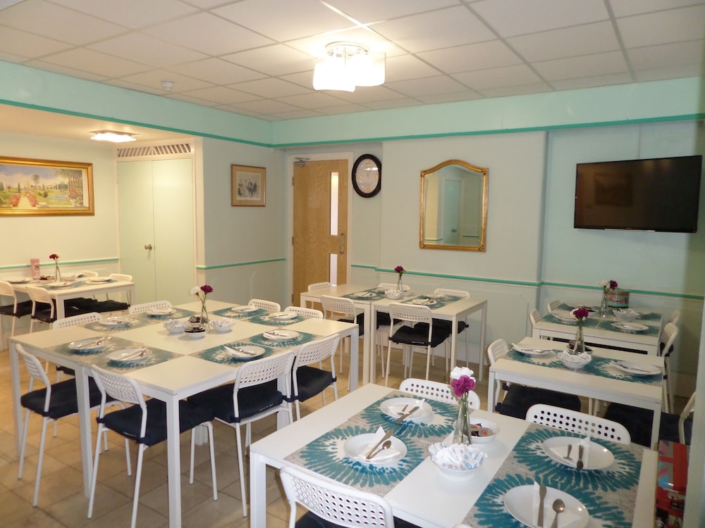 Lancaster Court Hotel 47/57