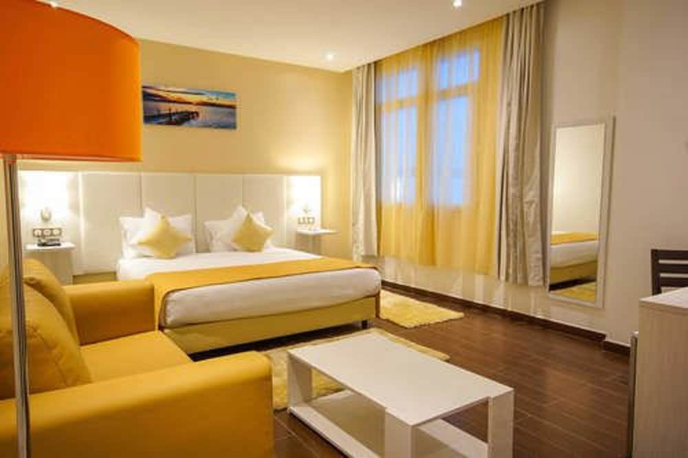 Best Night Hotel 25/58
