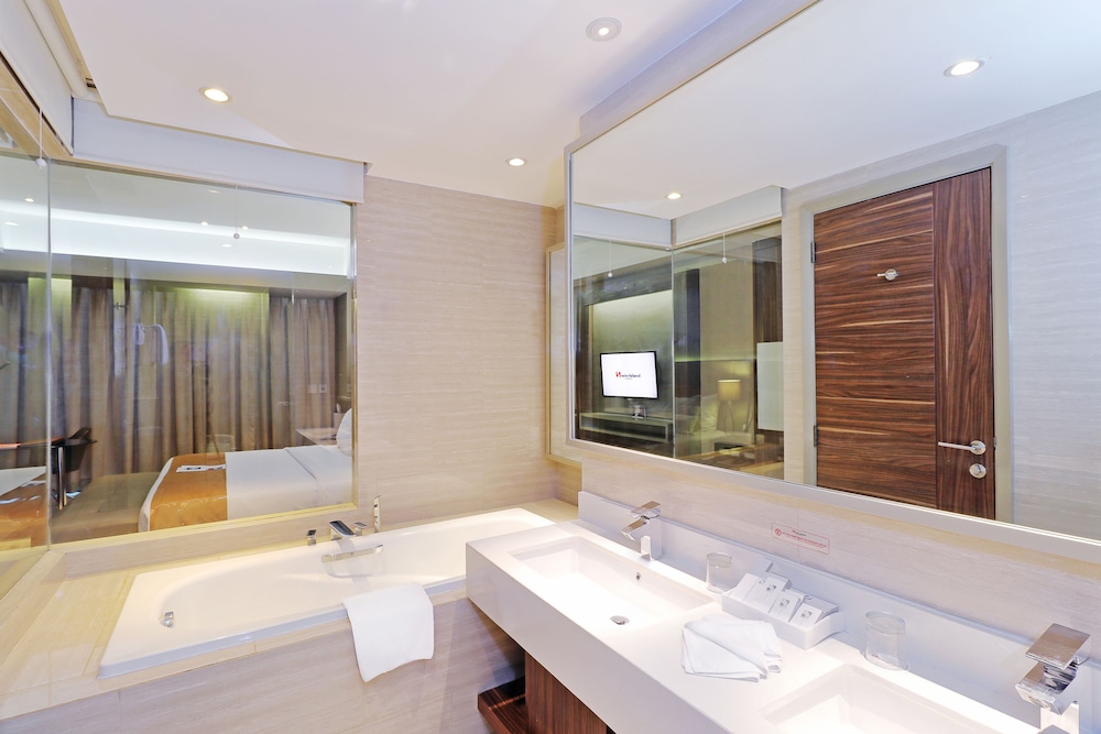 Swiss-Belhotel Cirebon 30/48