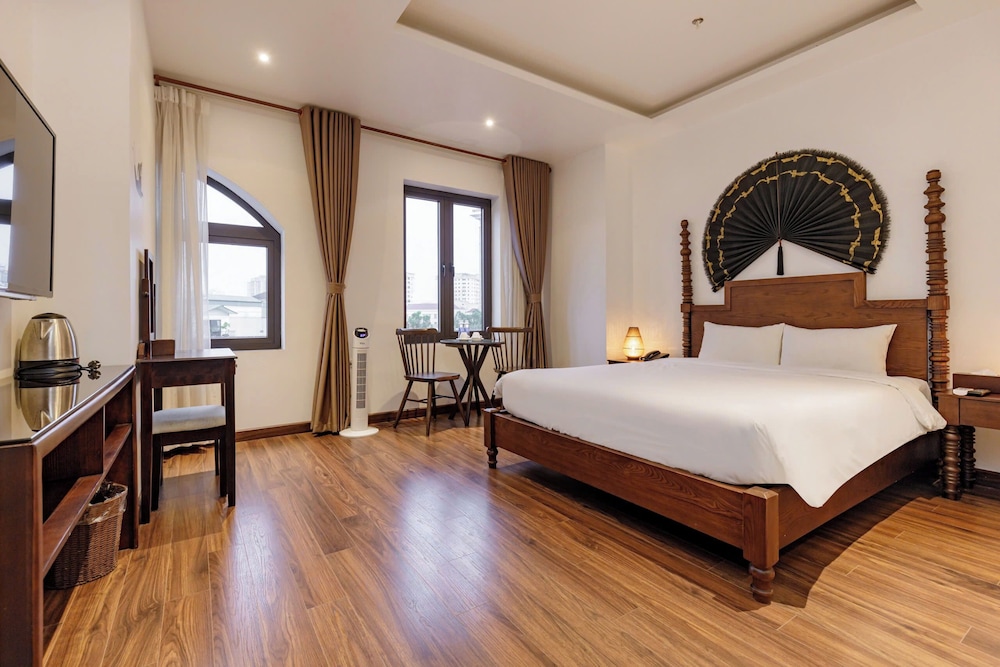 Le Grand Hanoi Hotel - The Oriental 6/24