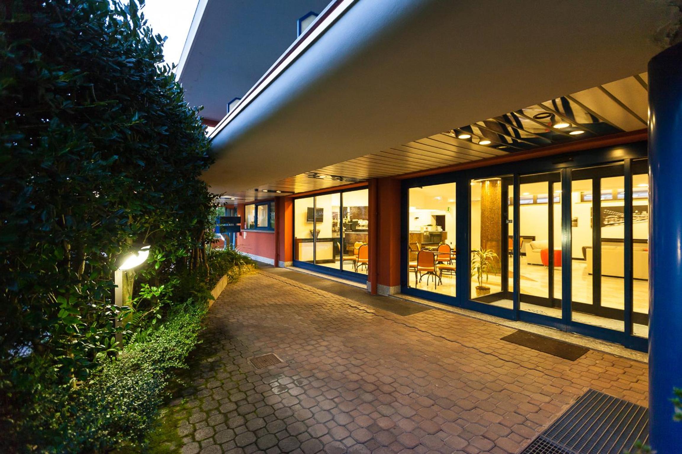 Blue Relais Maggiore 6/57