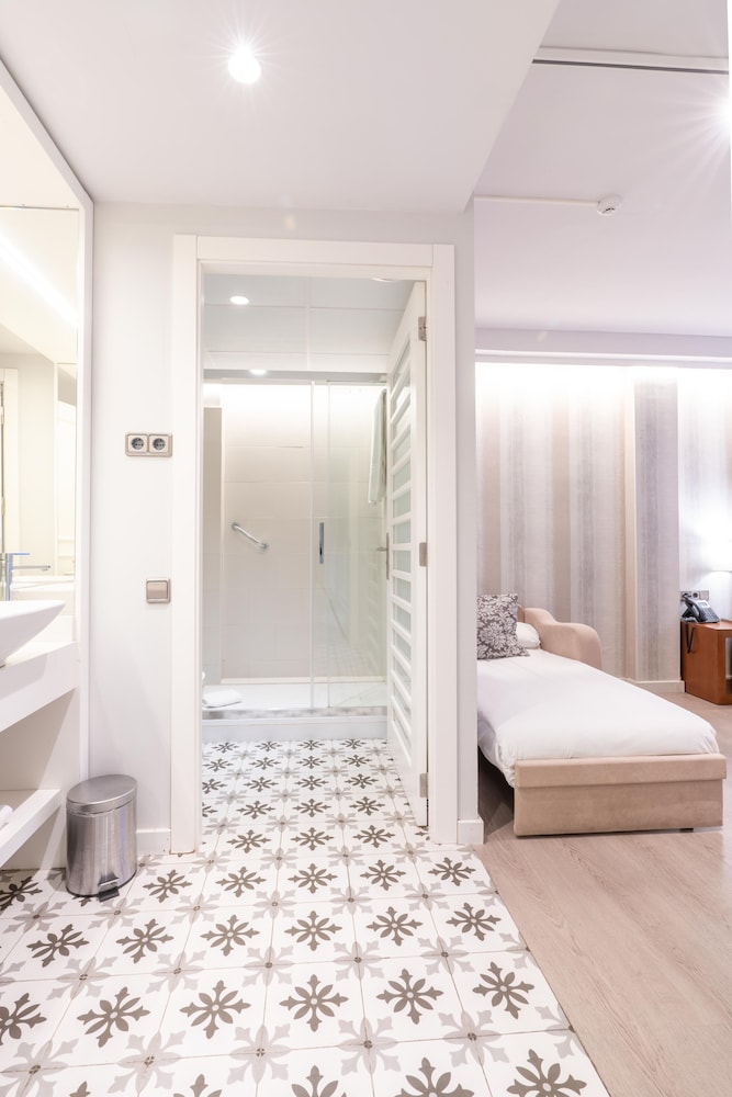 Serennia Fira Gran Via Exclusive Rooms 45/47