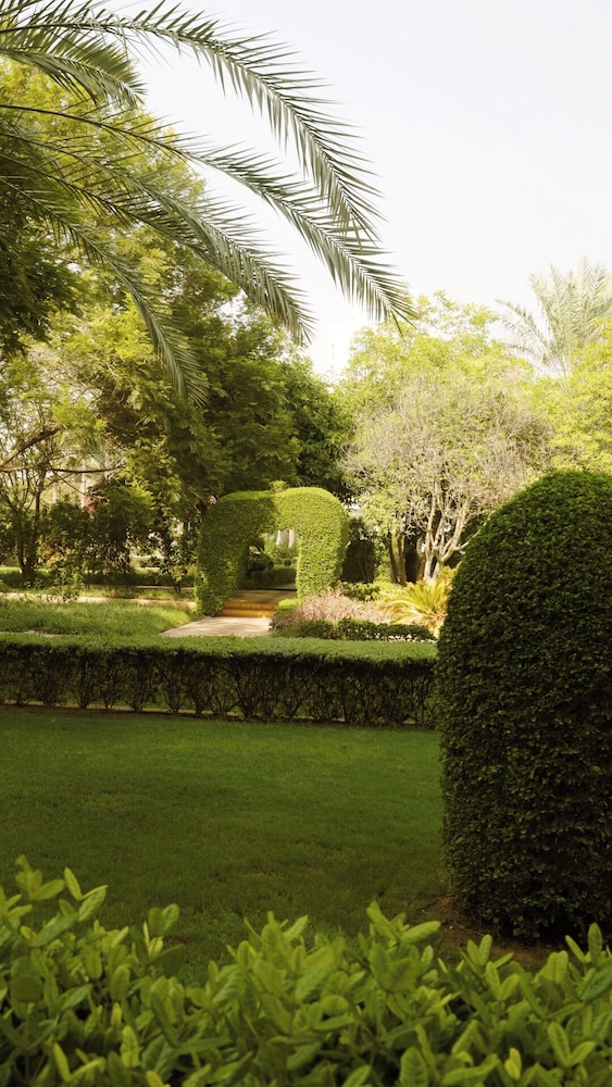 Grand Hyatt Doha Hotel and Villas 62/65