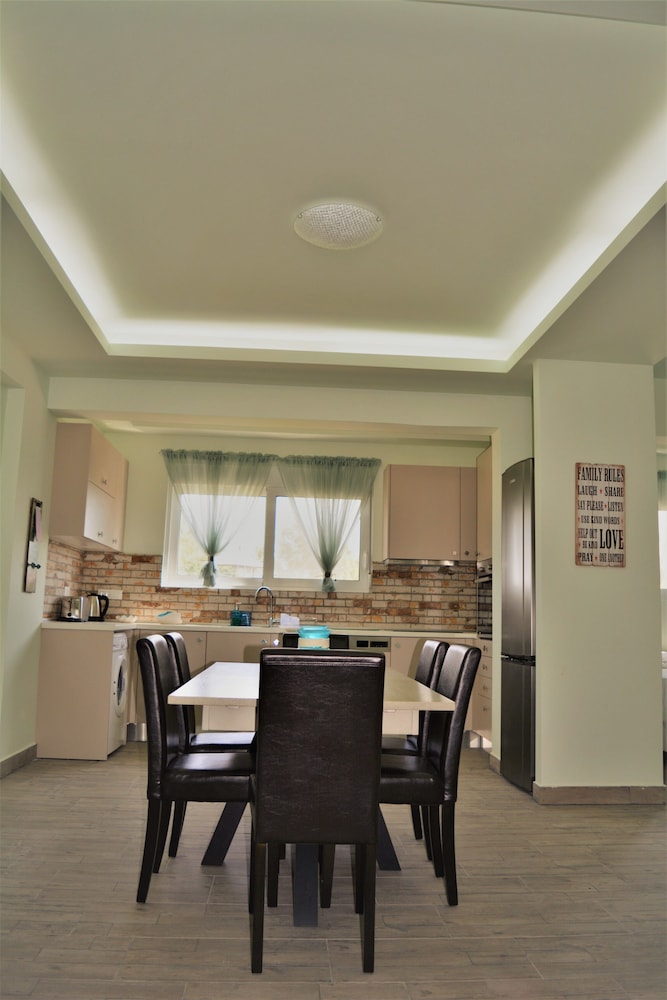Anelia Boutique Studios And Apartments 38/50
