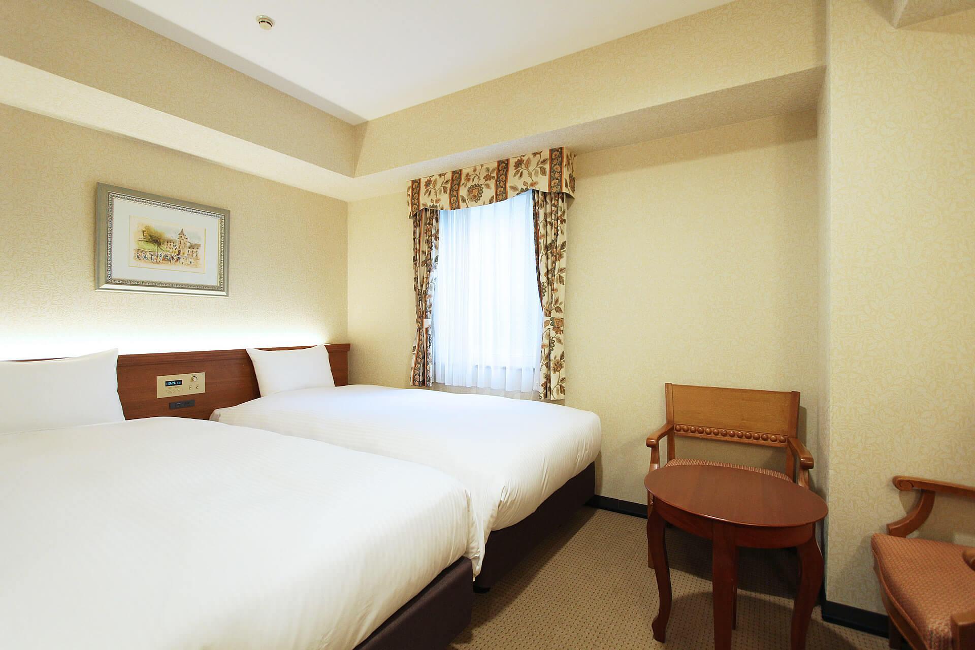 COMFORT, TWIN BEDS