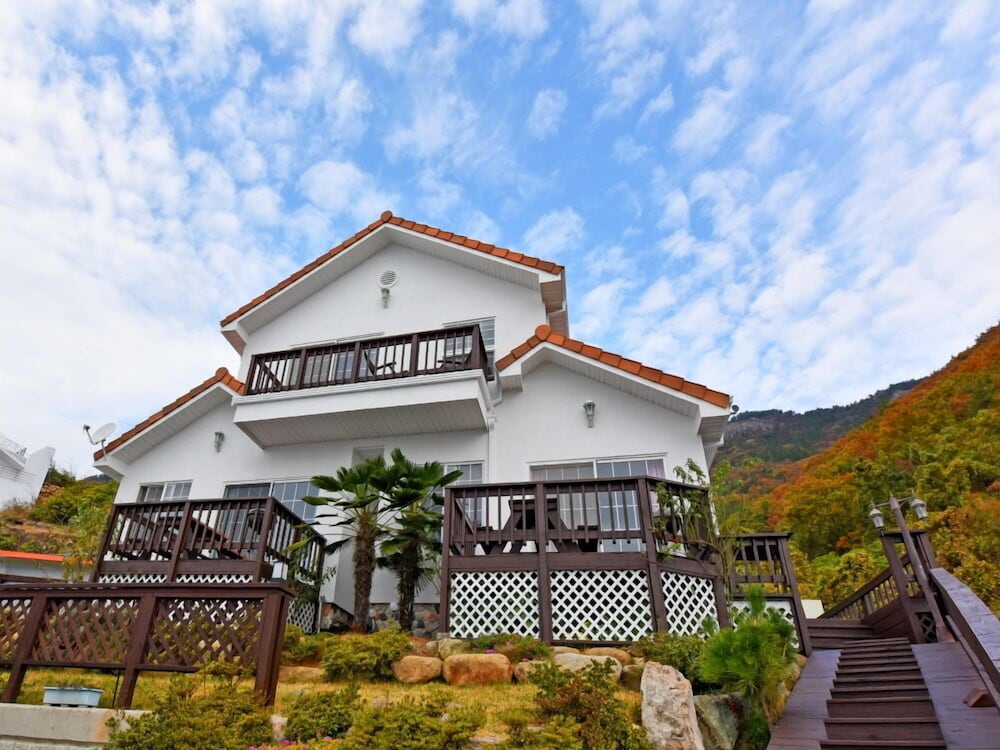 Namhae Bluemare Pension 3/50