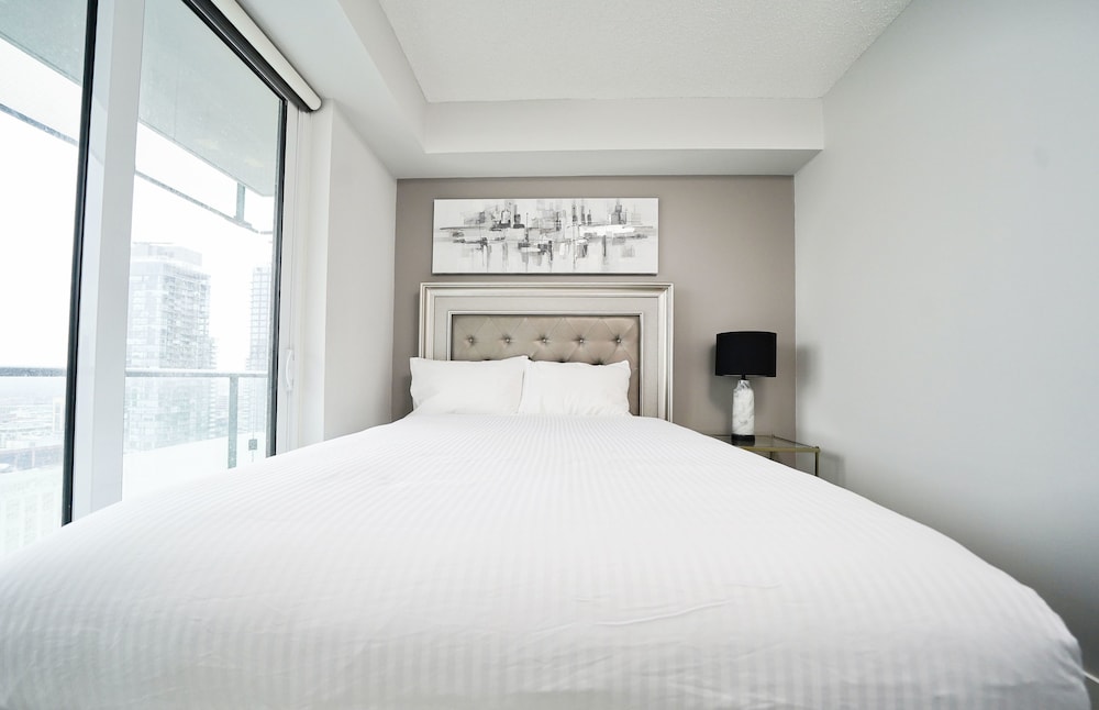 Grand Royal Condos - Cn Tower 24/71