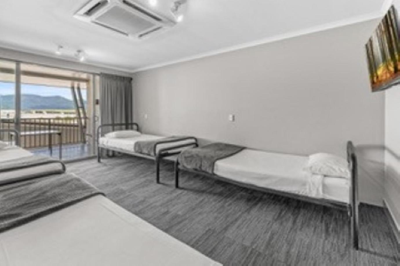 MIXED DORM, 4 BEDS