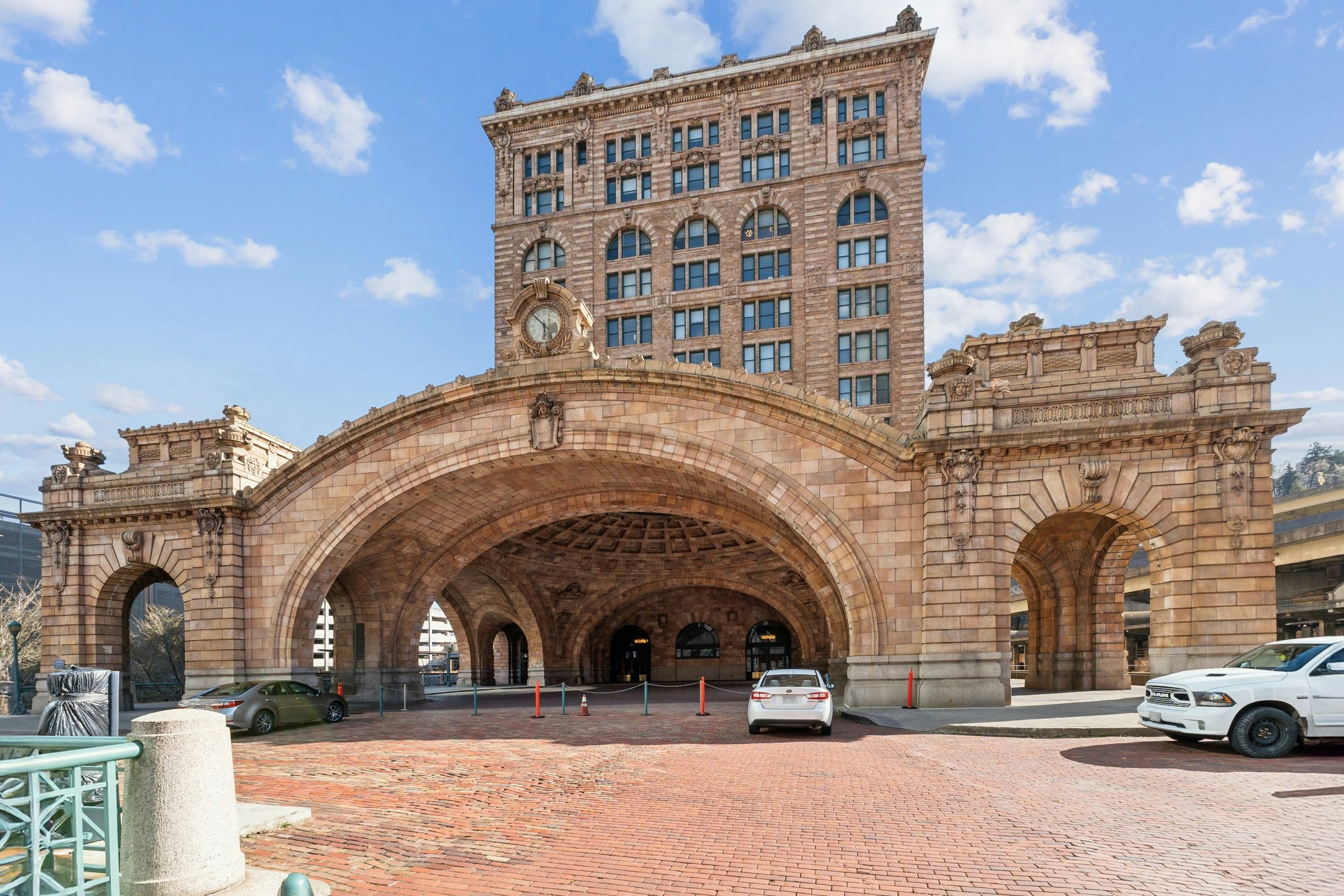 Placemakr Downtown Pittsburgh at The Pennsylvanian 12/14