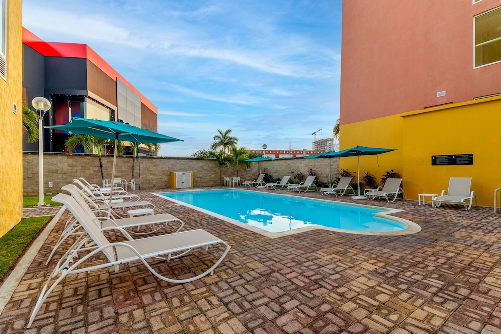 City Express by Marriott Cancun 65/68