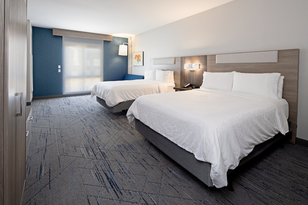 Holiday Inn Express Suites Valencia Santa Clarita 18/63