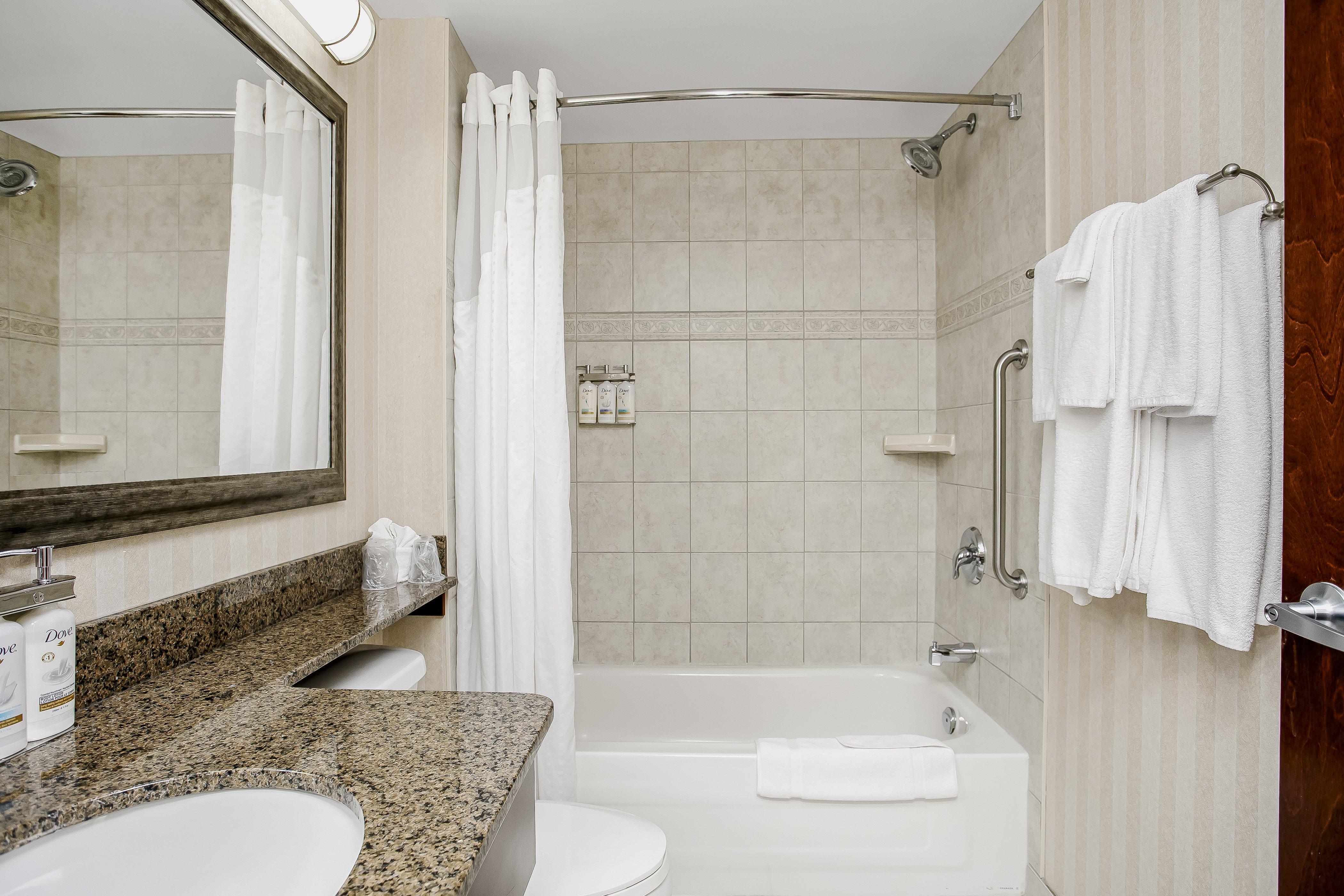 Holiday Inn Express Suites Slave Lake 66/69