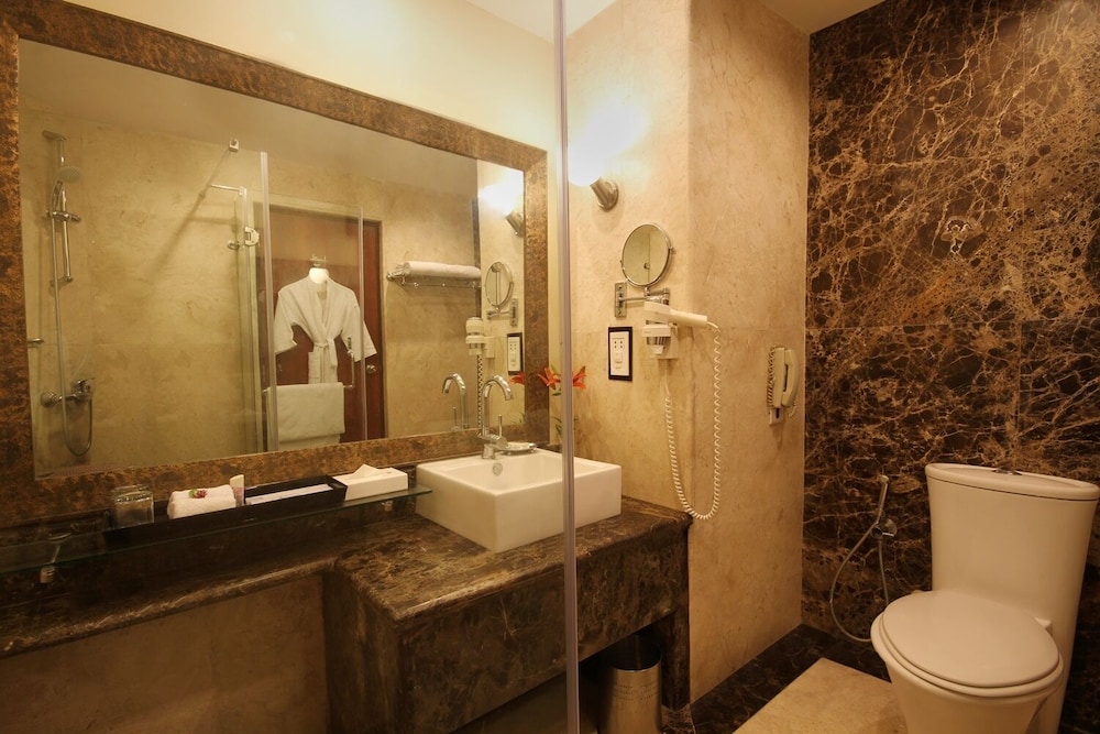 Fortune Select JP Cosmos, Bengaluru 68/70